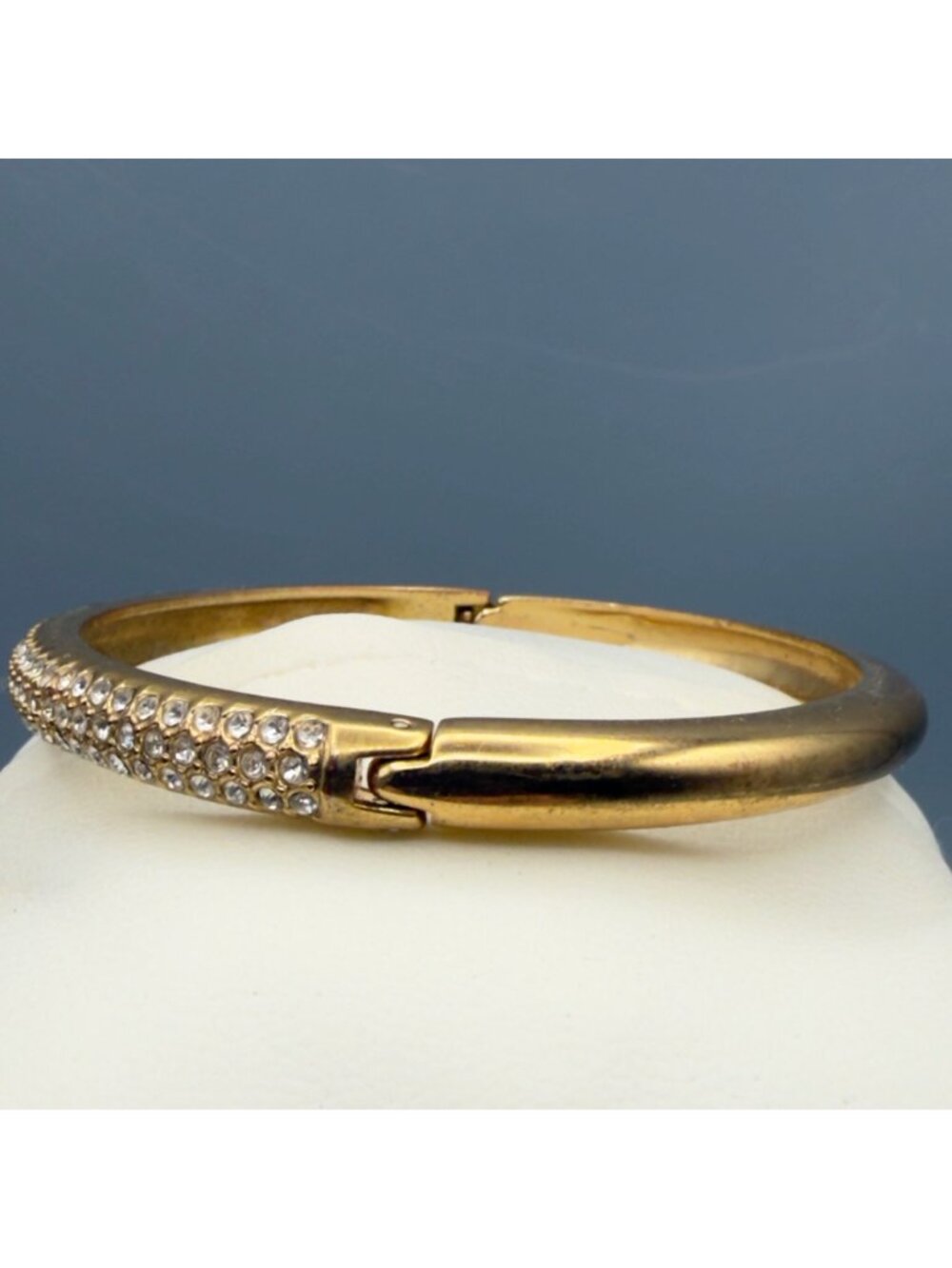 Vintage Gold Tone Pave Rhinestone Hinged Bangle Bracelet Modernist Classic - Picture 10 of 11